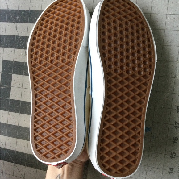 Vans Authentic Off White NIB - Picture 3 of 7